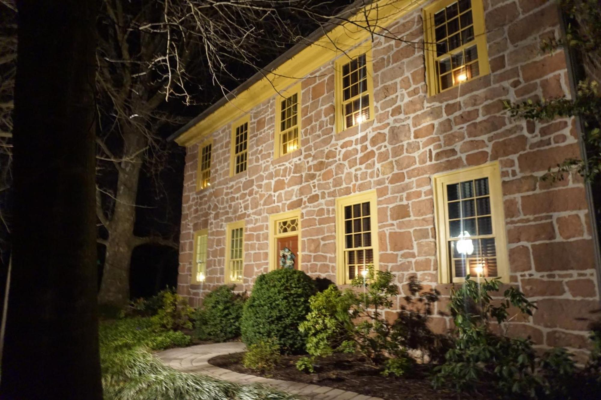 Brownstone Colonial Inn Reinholds Buitenkant foto